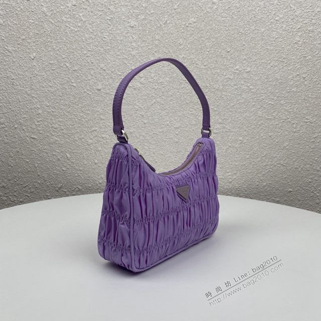 prada女包 普拉達2020專櫃最新款 1NE204 Prada nylon 皺褶Hobo手拎包 Prada復古風腋下包  pyd2299